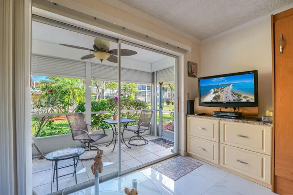 Property Slideshow image 3 of 56 | 3531 inverrary dr 105, Lauderhill, FL, 33319