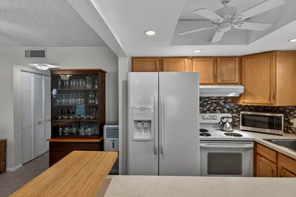 Property Slideshow image 3 of 50 | 125 newport i 125, Deerfield Beach, FL, 33442