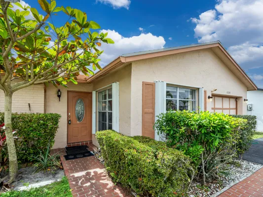 Property Slideshow image 2 of 42 | 6292 silver moon ln, Greenacres, FL, 33463