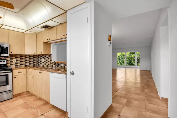 Property Slideshow image 3 of 23 | 3301 aruba way k4, Coconut Creek, FL, 33066