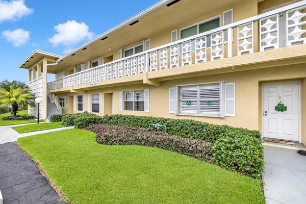 Property Slideshow image 3 of 28 | 1061 orange ter, Delray Beach, FL, 33445