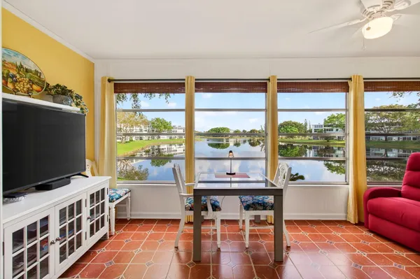 Property Slideshow image 3 of 198 | 2073 cambridge d d, Deerfield Beach, FL, 33442