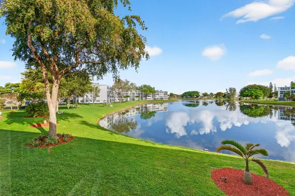 Property Slideshow image 2 of 198 | 2073 cambridge d d, Deerfield Beach, FL, 33442