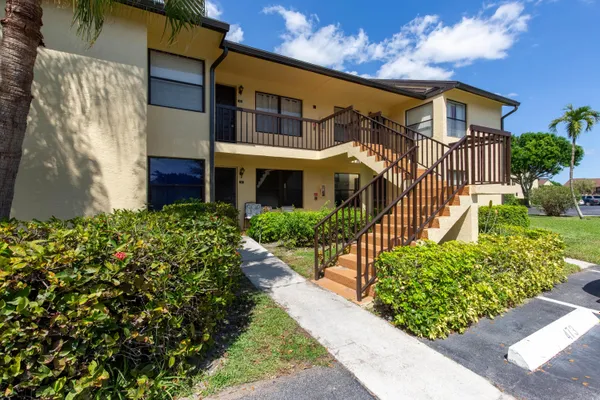 Property Slideshow image 2 of 22 | 4715 lucerne lakes blvd 205, Greenacres, FL, 33467