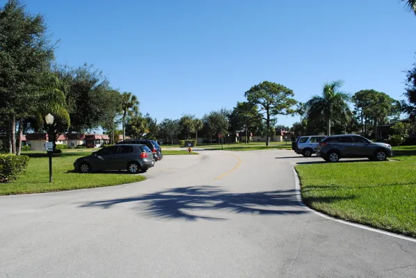 Property Slideshow image 3 of 37 | 815 salem ln, Lake Worth, FL, 33467