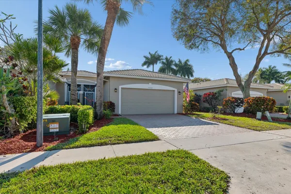 Property Slideshow image 2 of 53 | 10760 royal caribbean cir, Boynton Beach, FL, 33437