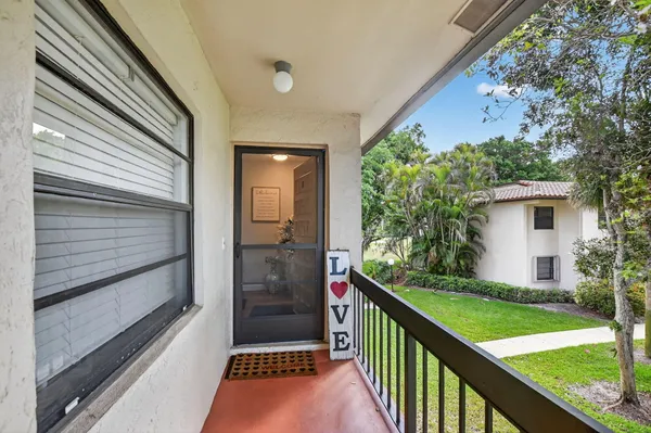 Property Slideshow image 2 of 33 | 21501 juego cir 29 f, Boca Raton, FL, 33433