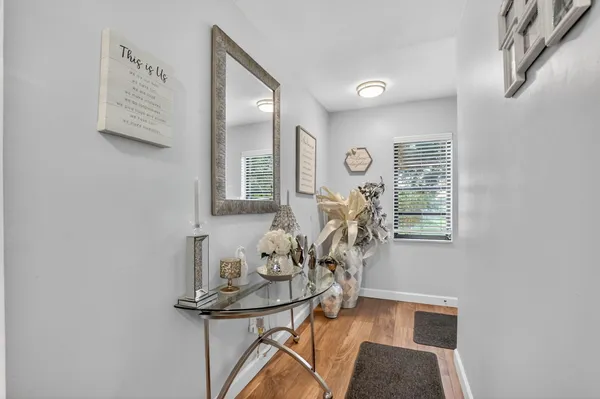 Property Slideshow image 3 of 33 | 21501 juego cir 29 f, Boca Raton, FL, 33433