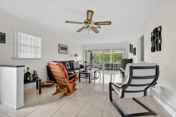 Property Slideshow image 2 of 36 | 622 hummingbird ln, Delray Beach, FL, 33445