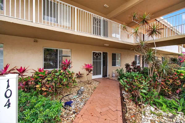Property Slideshow image 2 of 87 | 5952 regal glen dr 104, Boynton Beach, FL, 33437