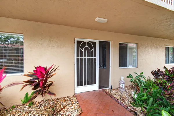 Property Slideshow image 3 of 87 | 5952 regal glen dr 104, Boynton Beach, FL, 33437