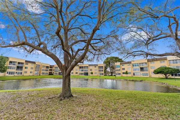 Property Slideshow image 2 of 50 | 6300 nw 62nd st 107, Tamarac, FL, 33319