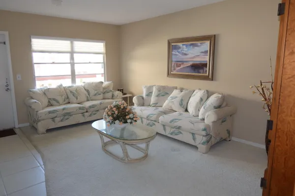 Property Slideshow image 2 of 17 | 102 brighton c c, Boca Raton, FL, 33434