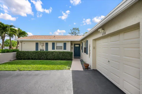 Property Slideshow image 3 of 29 | 6108 rainbow ct, Greenacres, FL, 33463