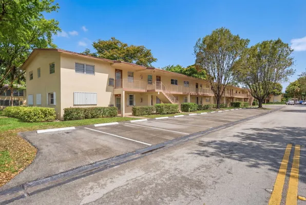 Property Slideshow image 2 of 29 | 7680 nw 1st st 201, Margate, FL, 33063