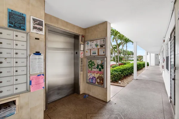 Property Slideshow image 3 of 54 | 3010 guildford a a, Boca Raton, FL, 33434