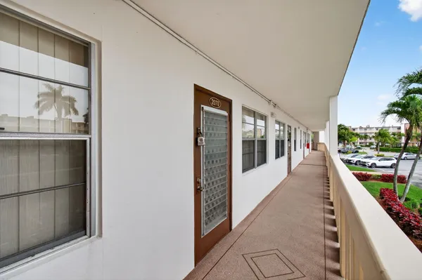 Property Slideshow image 2 of 83 | 2070 guildford d d, Boca Raton, FL, 33434