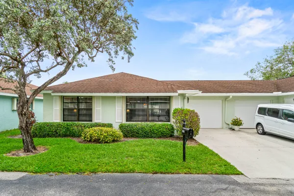 Property Slideshow image 2 of 25 | 9860 loquat tree run a, Boynton Beach, FL, 33436