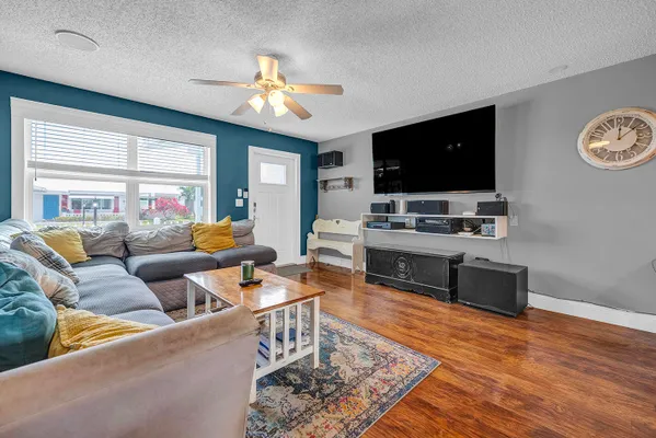 Property Slideshow image 3 of 53 | 2105 alfred dr, Boynton Beach, FL, 33426