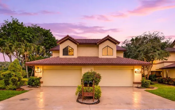 Property Slideshow image 2 of 43 | 5315 10th fairway dr 2, Delray Beach, FL, 33484