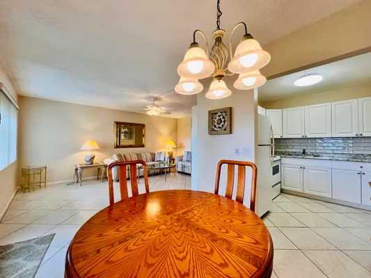 Property Slideshow image 3 of 18 | 27 sheffield b b, West Palm Beach, FL, 33417
