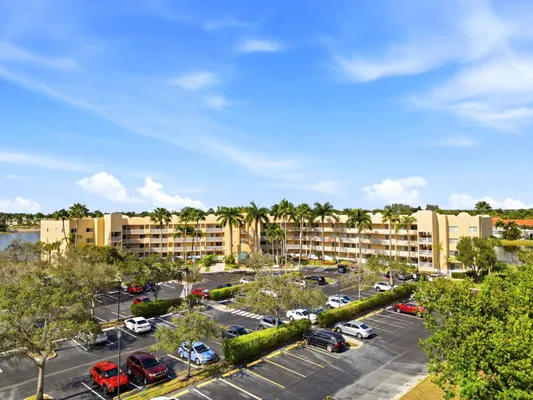 Property Slideshow image 2 of 33 | 7751 southampton ter 103, Tamarac, FL, 33321