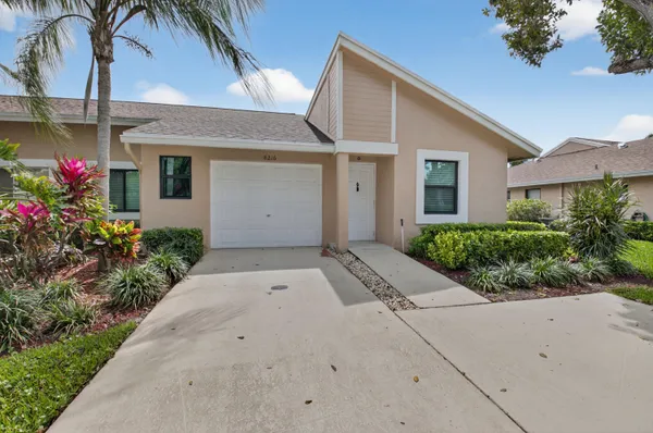 Property Slideshow image 2 of 56 | 8216 sweetbriar way, Boca Raton, FL, 33496