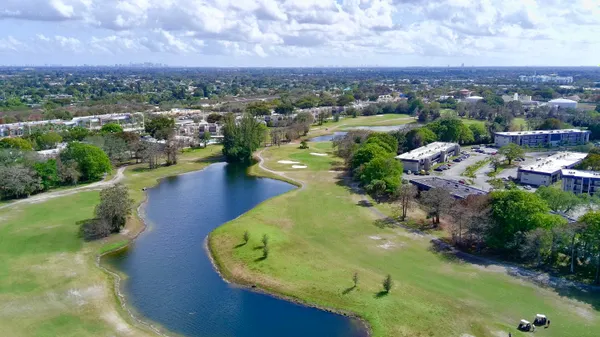 Property Slideshow image 2 of 39 | 7850 w mcnab rd 210, Tamarac, FL, 33321