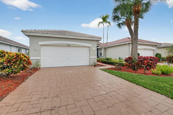 Property Slideshow image 3 of 61 | 10585 royal caribbean cir, Boynton Beach, FL, 33437