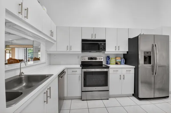 Property Slideshow image 2 of 57 | 10039 53rd way 2303, Boynton Beach, FL, 33437