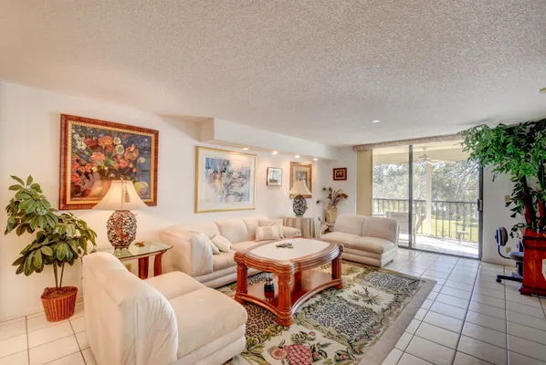 Property Slideshow image 2 of 16 | 15461 pembridge dr 309, Delray Beach, FL, 33484