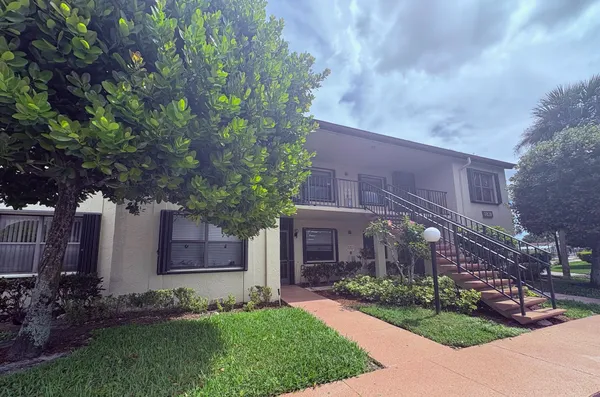 Property Slideshow image 2 of 22 | 7831 willow spring dr 526, Wellington, FL, 33467