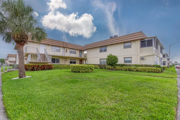 Property Slideshow image 2 of 25 | 141 saxony c ter 141, Delray Beach, FL, 33446