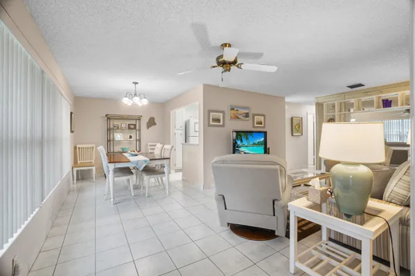 Property Slideshow image 3 of 48 | 8713 nw 10th st c101, Plantation, FL, 33322