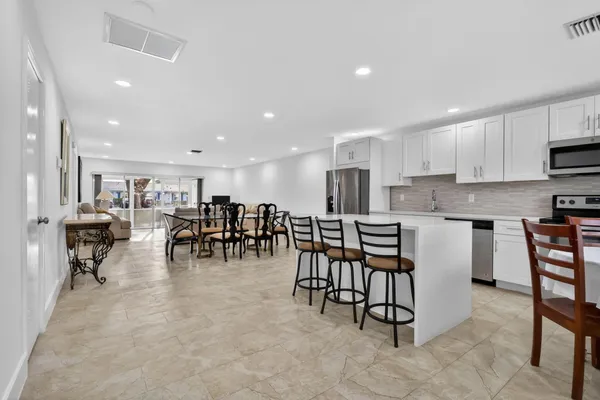 Property Slideshow image 3 of 54 | 5093 privet pl a, Delray Beach, FL, 33484