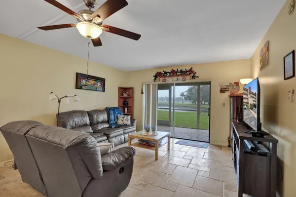 Property Slideshow image 3 of 29 | 1020 country club dr 104, Margate, FL, 33063