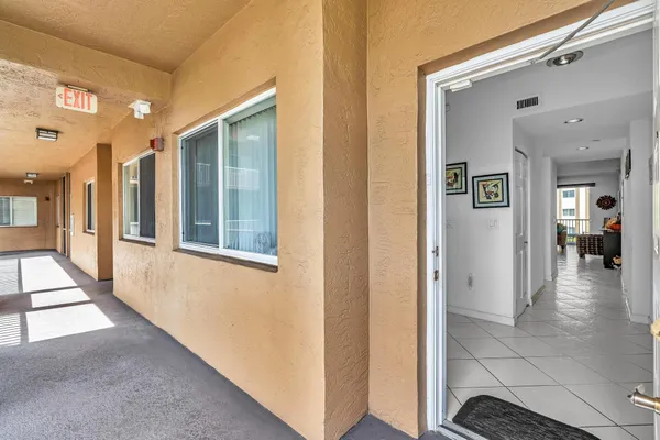 Property Slideshow image 2 of 62 | 7623 southampton ter 211, Tamarac, FL, 33321