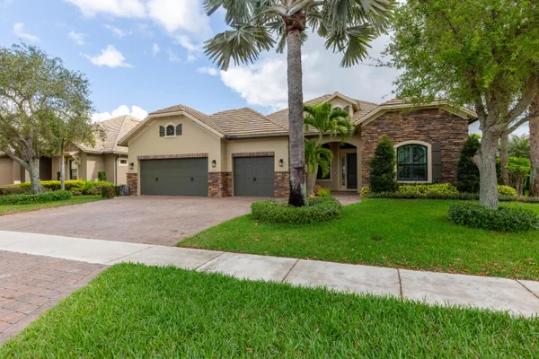 Property Slideshow image 2 of 50 | 3399 siena cir, Wellington, FL, 33414