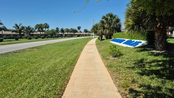 Property Slideshow image 3 of 38 | 5423 cresthaven blvd c, West Palm Beach, FL, 33415