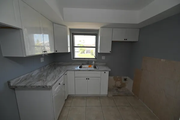 Property Slideshow image 2 of 13 | 2681 w barkley dr dr b, West Palm Beach, FL, 33415