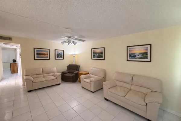 Property Slideshow image 2 of 10 | 49 hastings d, West Palm Beach, FL, 33417