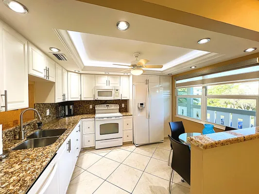 Property Slideshow image 3 of 46 | 3401 bimini ln, Coconut Creek, FL, 33066