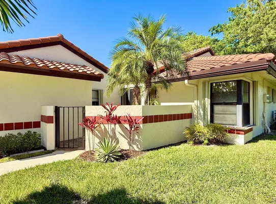 Property Slideshow image 3 of 59 | 5317 fig palm way b, Boynton Beach, FL, 33437