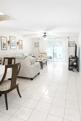 Property Slideshow image 2 of 25 | 6698 10th ave 106, Lake Worth, FL, 33467