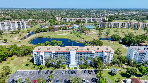 Property Slideshow image 3 of 26 | 3593 birdie dr 203, Lake Worth, FL, 33467