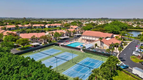 Property Slideshow image 2 of 49 | 7930 lake sands dr, Delray Beach, FL, 33446