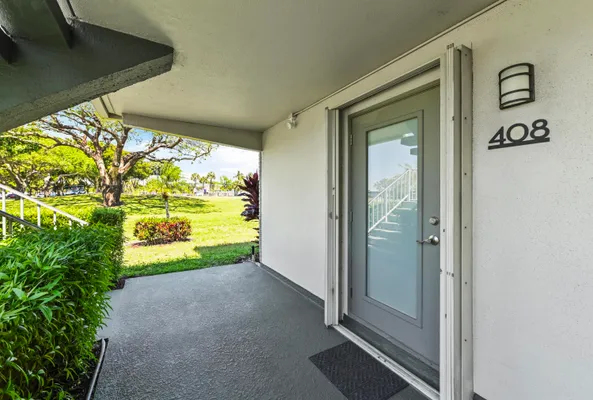 Property Slideshow image 3 of 31 | 408 flanders i i, Delray Beach, FL, 33484