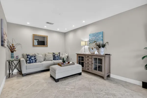 Property Slideshow image 3 of 68 | 41 stratford ln b, Boynton Beach, FL, 33436