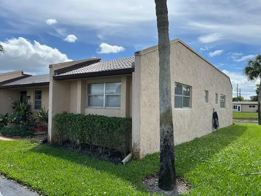 Property Slideshow image 3 of 47 | 160 lake gloria dr 160, West Palm Beach, FL, 33411