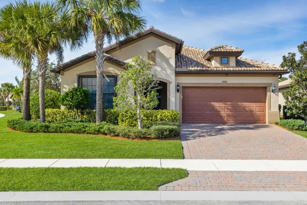 Property Slideshow image 2 of 31 | 239 se courances dr, Port St. Lucie, FL, 34984